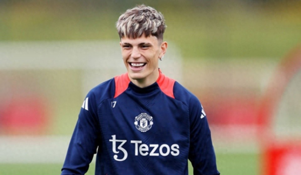 配资网站首页 英媒: 传曼联半数球员被挂牌出售